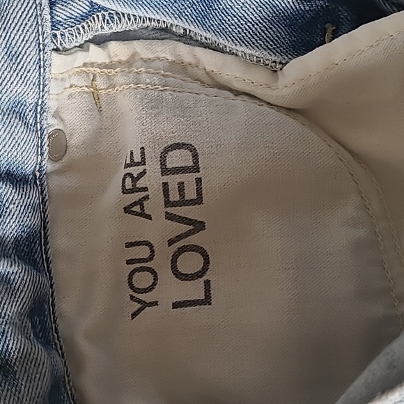 AMO Tomboy Crop in Forget Me Not wash. Size 25 - Picture 11 of 11